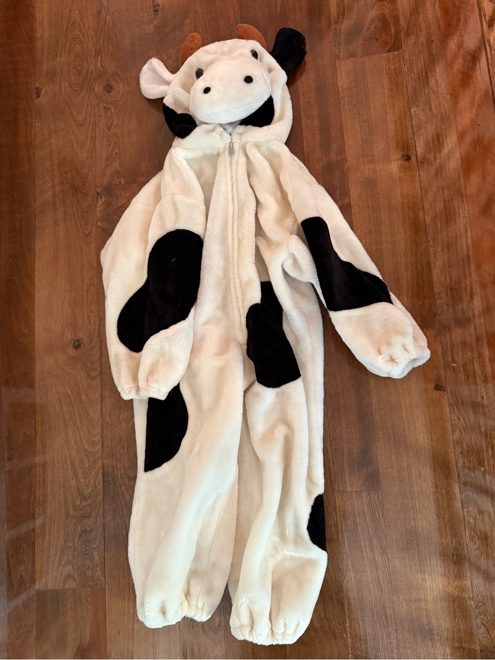 Kids thick warm cow costume size 4-6 white/black
